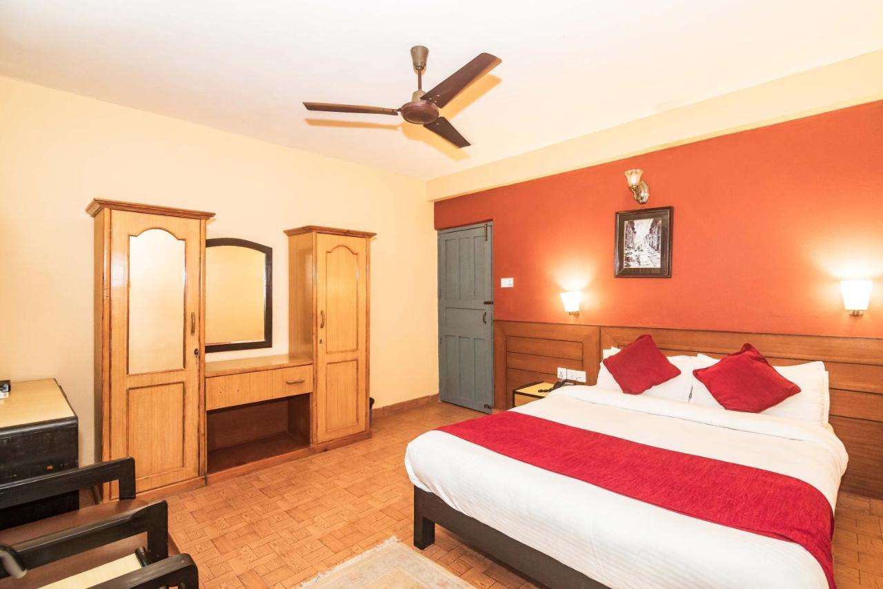 Hotel Silver Oaks Inn Pokhara Buitenkant foto