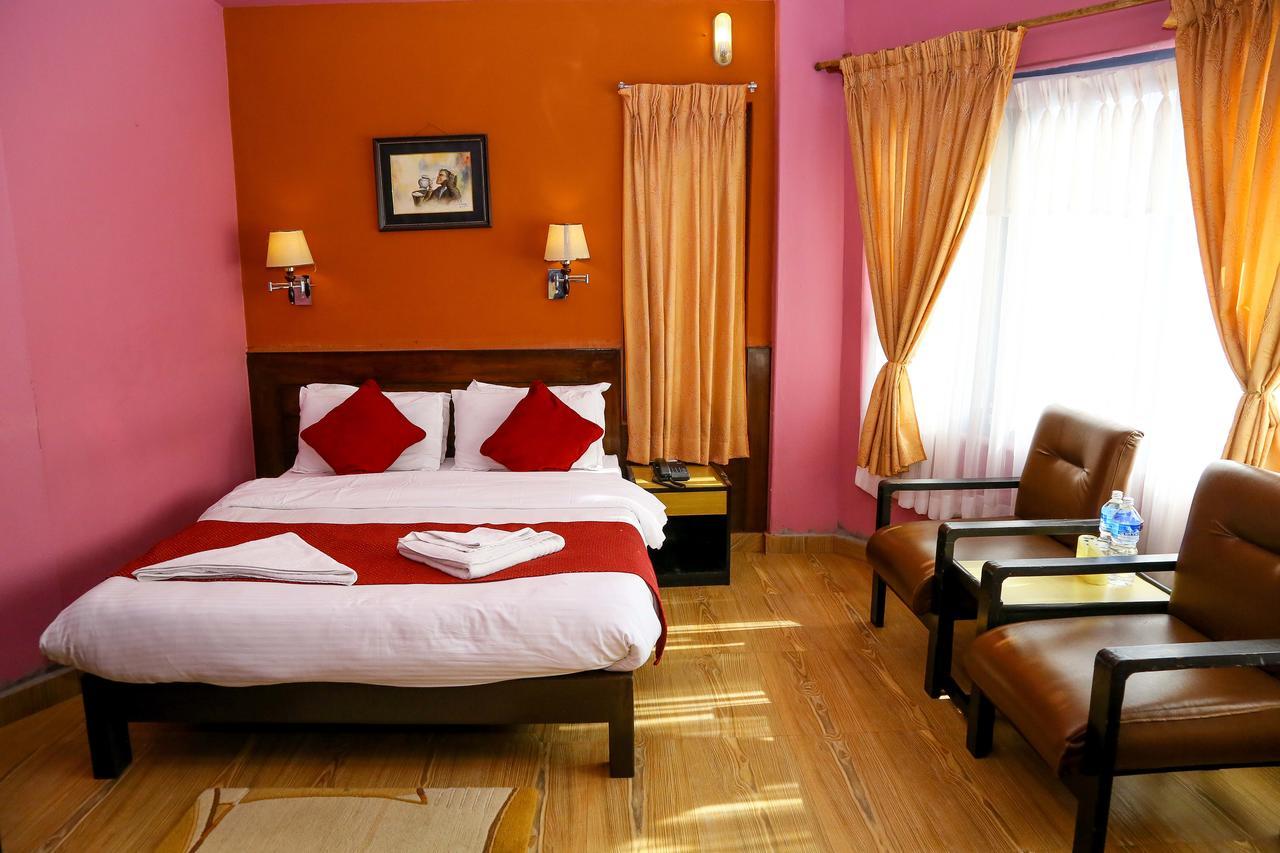 Hotel Silver Oaks Inn Pokhara Buitenkant foto
