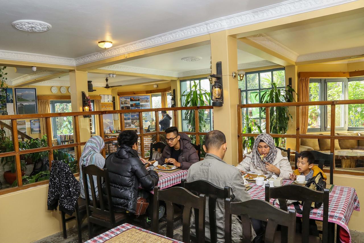 Hotel Silver Oaks Inn Pokhara Buitenkant foto
