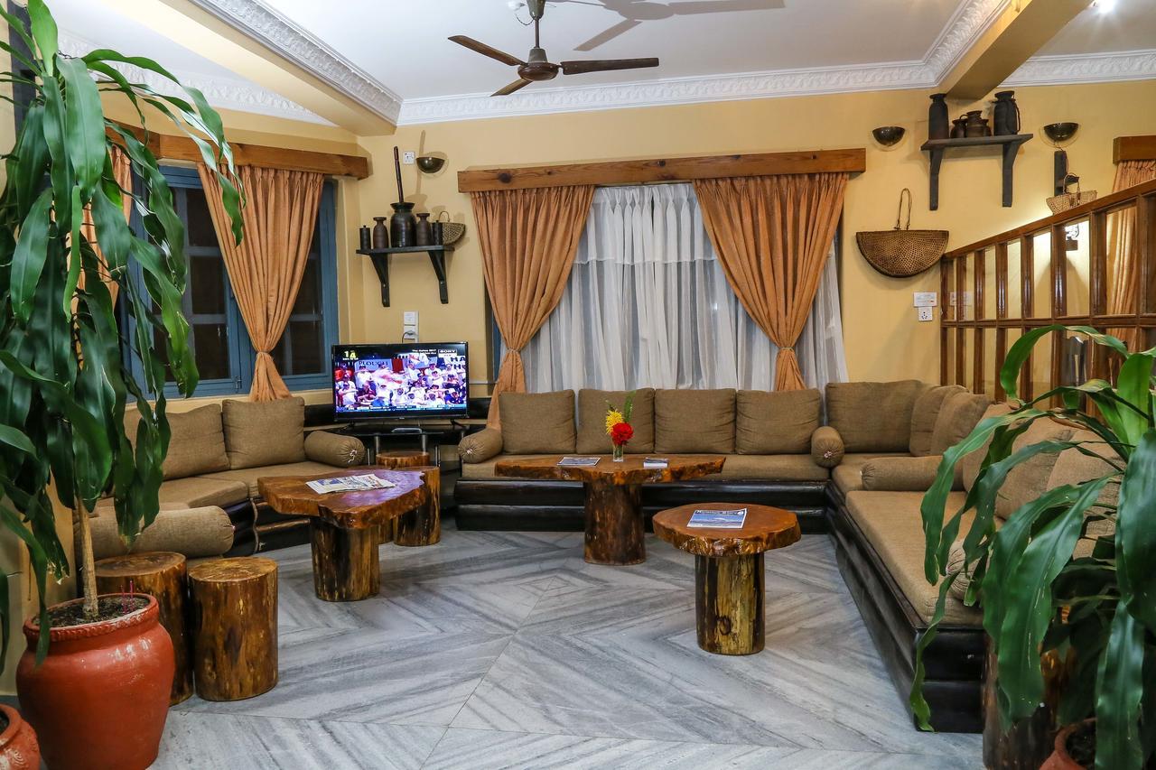 Hotel Silver Oaks Inn Pokhara Buitenkant foto