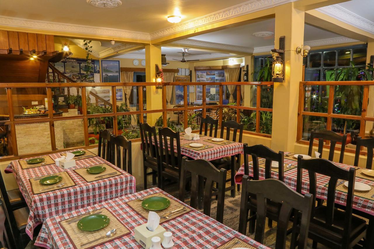 Hotel Silver Oaks Inn Pokhara Buitenkant foto
