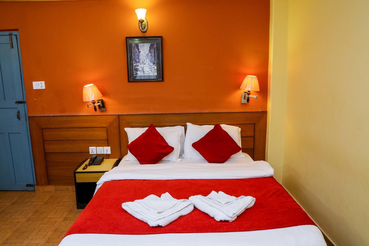 Hotel Silver Oaks Inn Pokhara Buitenkant foto